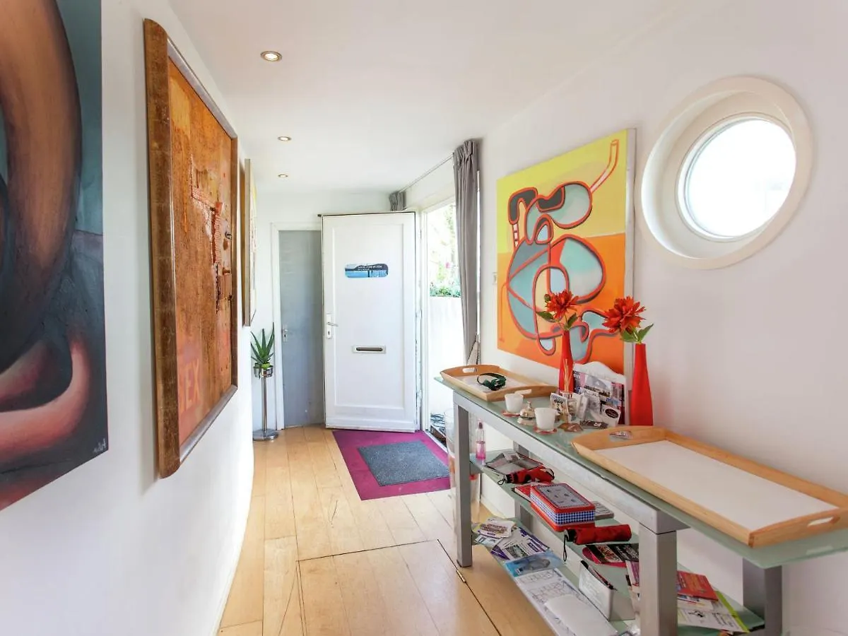 Modern Houseboat Apartment In Amsterdam With Terrace Botel