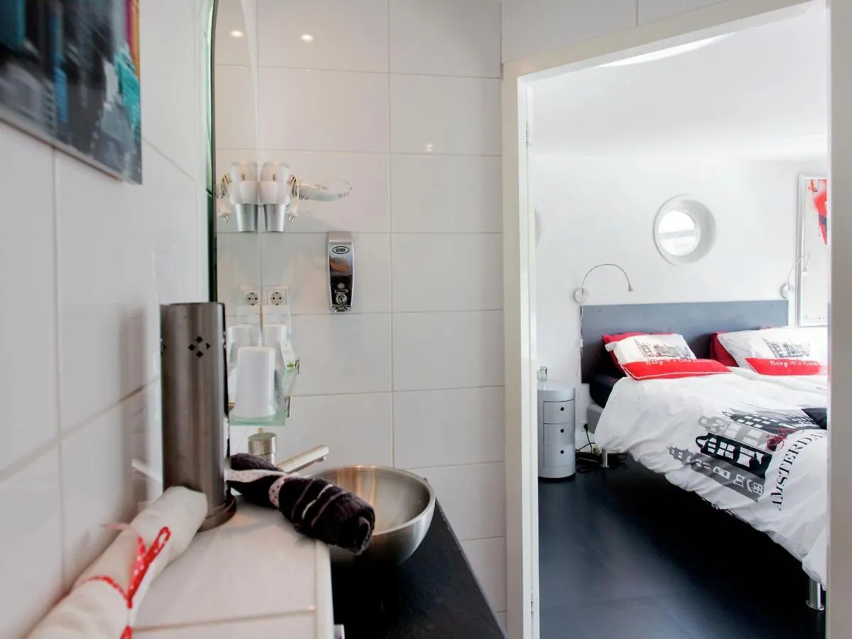 Modern Houseboat Apartment In Amsterdam With Terrace 0*,