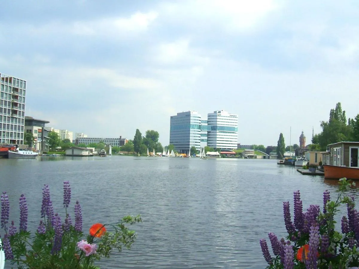 Modern Houseboat Apartment In Amsterdam With Terrace Botel